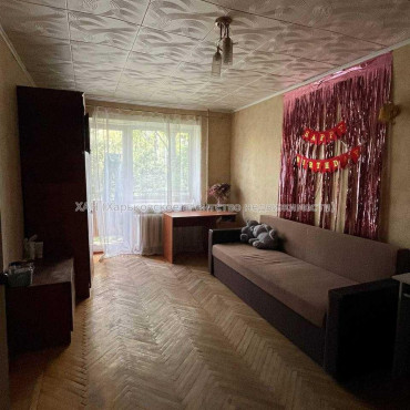 Продам квартиру, Защитников Неба ул. , 1 кім., 30.60 м², косметический ремонт 
