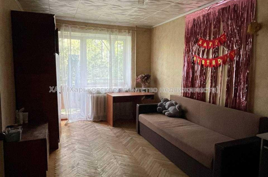 Продам квартиру, Защитников Неба ул. , 1  ком., 30.60 м², косметический ремонт 