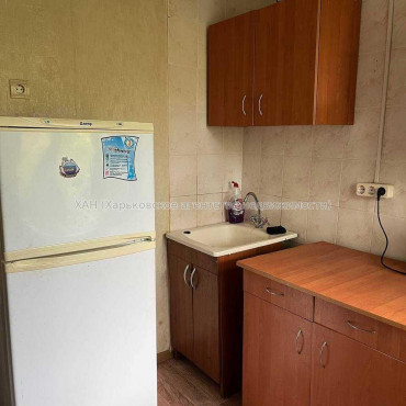 Продам квартиру, Защитников Неба ул. , 1 кім., 30.60 м², косметический ремонт 