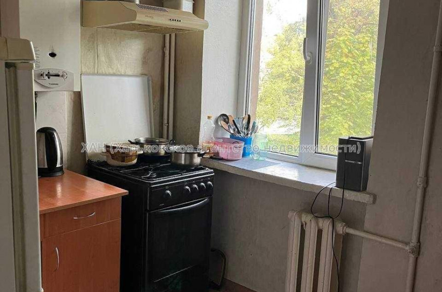 Продам квартиру, Защитников Неба ул. , 1  ком., 30.60 м², косметический ремонт 