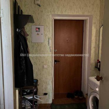 Продам квартиру, Защитников Неба ул. , 1 кім., 30.60 м², косметический ремонт 