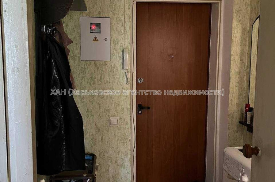 Продам квартиру, Защитников Неба ул. , 1  ком., 30.60 м², косметический ремонт 