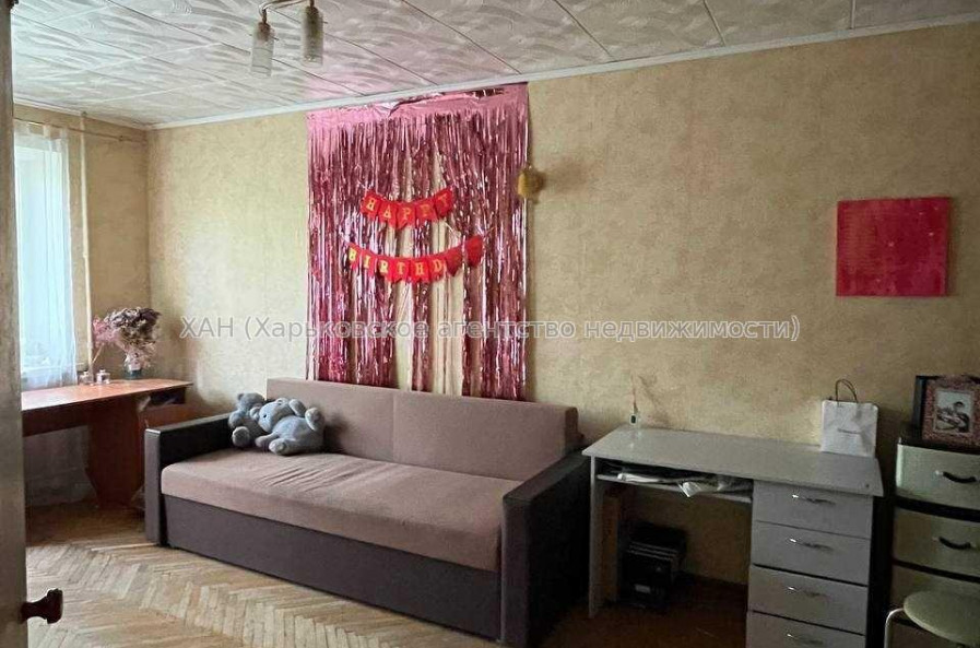 Продам квартиру, Защитников Неба ул. , 1  ком., 30.60 м², косметический ремонт 