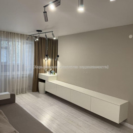Продам квартиру, Зерновая ул. , 2 кім., 46 м², авторский дизайн