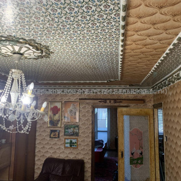 Продам квартиру, Владислава Зубенко ул. , 3  ком., 60 м², советский ремонт 