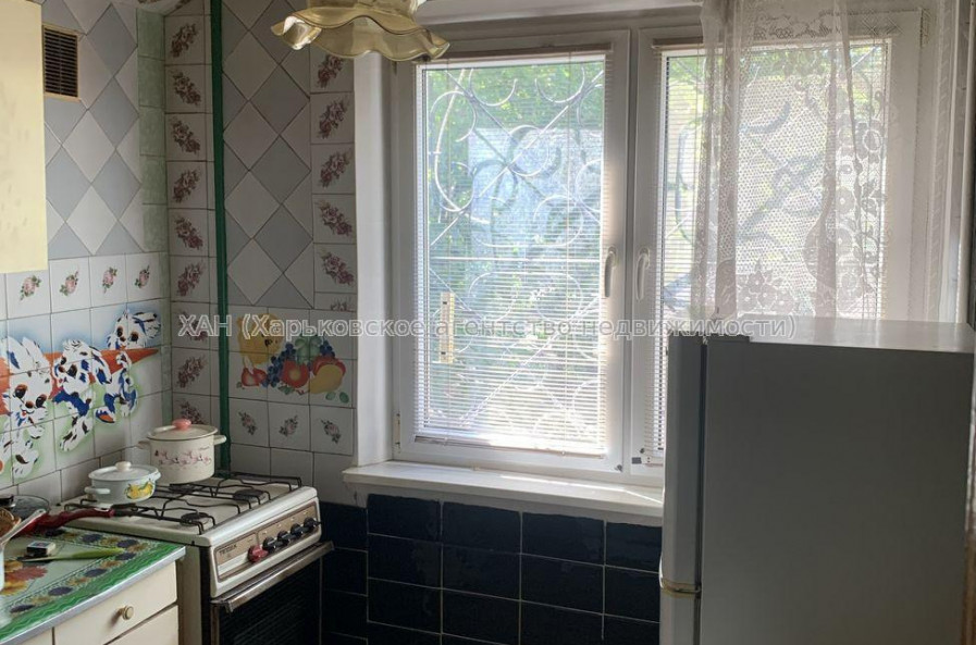 Продам квартиру, Владислава Зубенко ул. , 3 кім., 60 м², советский ремонт 