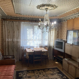 Продам квартиру, Владислава Зубенко ул. , 3 кім., 60 м², советский ремонт