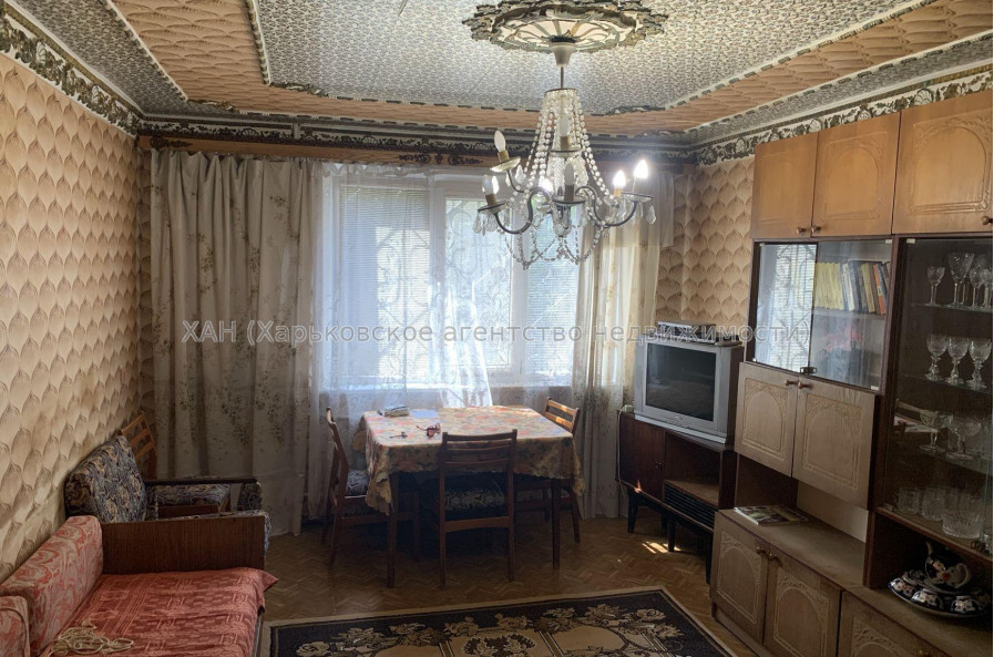 Продам квартиру, Владислава Зубенко ул. , 3 кім., 60 м², советский ремонт 