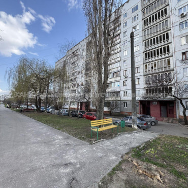 Продам квартиру, Матюшенко ул. , 2  ком., 52 м², косметический ремонт 
