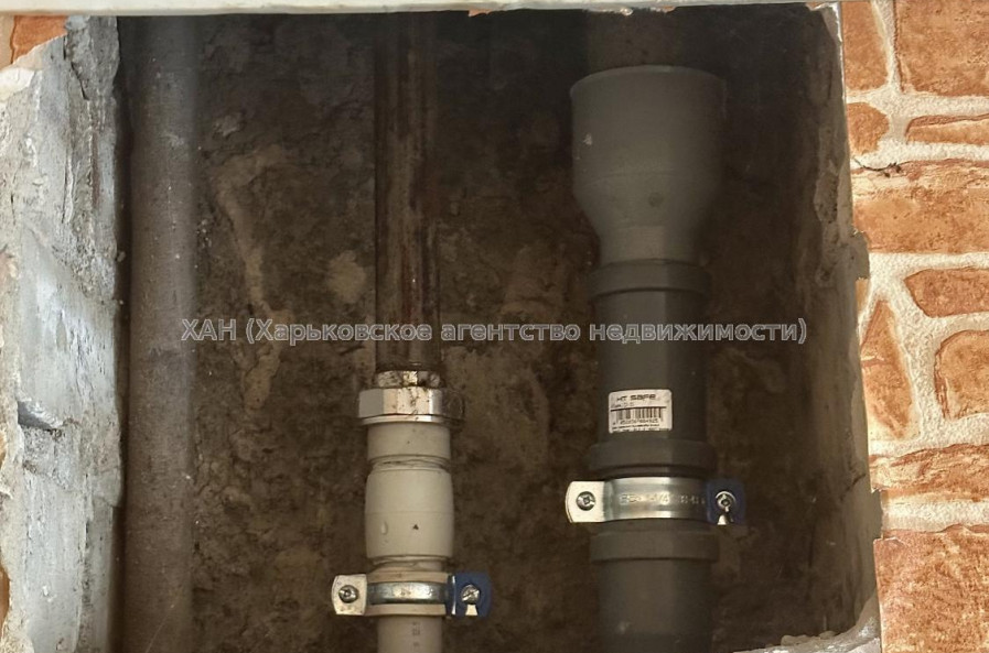Продам квартиру, Самолетная ул. , 3  ком., 67 м², частичный ремонт 