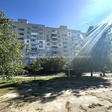 Продам квартиру, Нестерова ул. , 3  ком., 67 м², частичный ремонт 