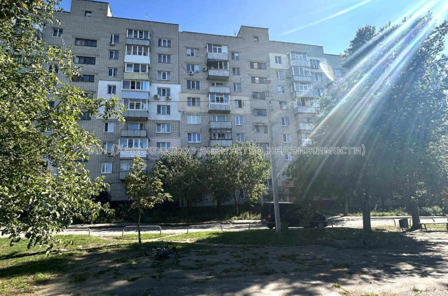 Продам квартиру, Самолетная ул. , 3  ком., 67 м², частичный ремонт 