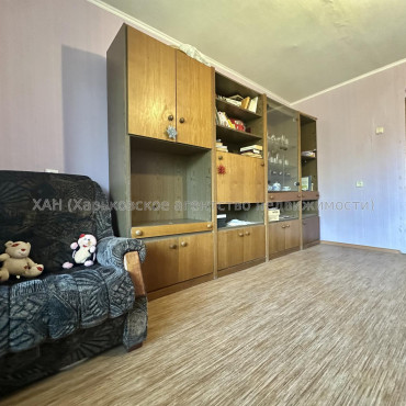 Продам квартиру, Нестерова ул. , 3  ком., 67 м², частичный ремонт 