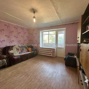 Продам квартиру, Нестерова ул. , 3  ком., 67 м², частичный ремонт 