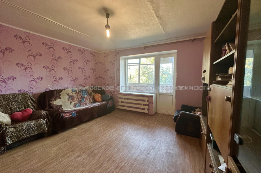 Продам квартиру, Самолетная ул. , 3  ком., 67 м², частичный ремонт 