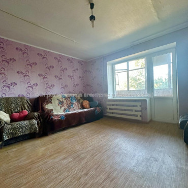 Продам квартиру, Нестерова ул. , 3  ком., 67 м², частичный ремонт 