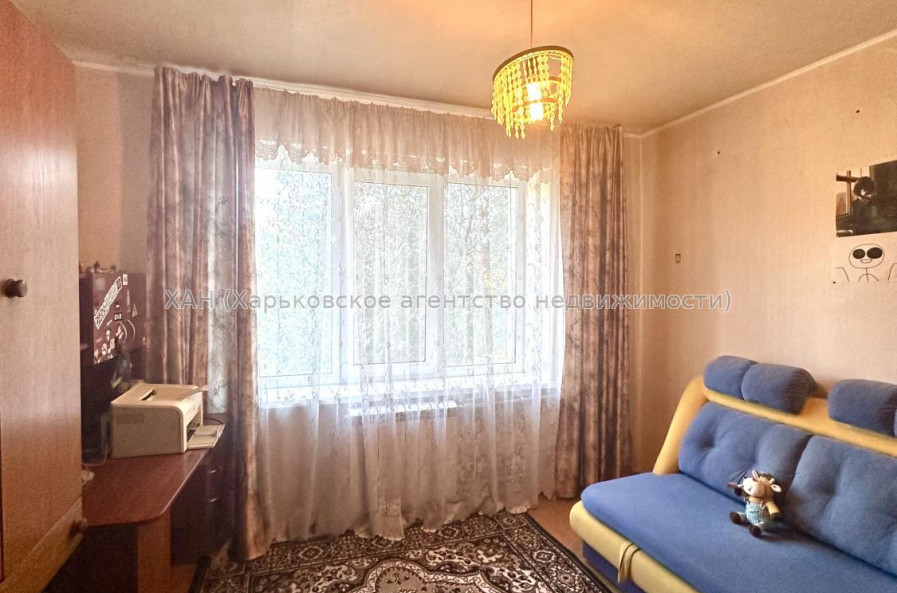 Продам квартиру, Самолетная ул. , 3  ком., 67 м², частичный ремонт 