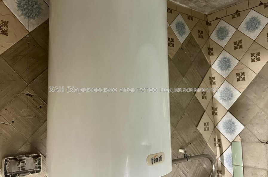 Продам квартиру, Самолетная ул. , 3  ком., 67 м², частичный ремонт 
