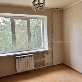 Продам квартиру, Нестерова ул. , 3 кім., 67 м², частичный ремонт