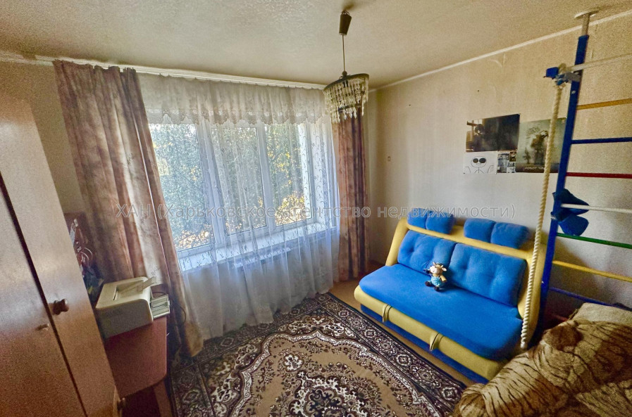 Продам квартиру, Самолетная ул. , 3  ком., 67 м², частичный ремонт 