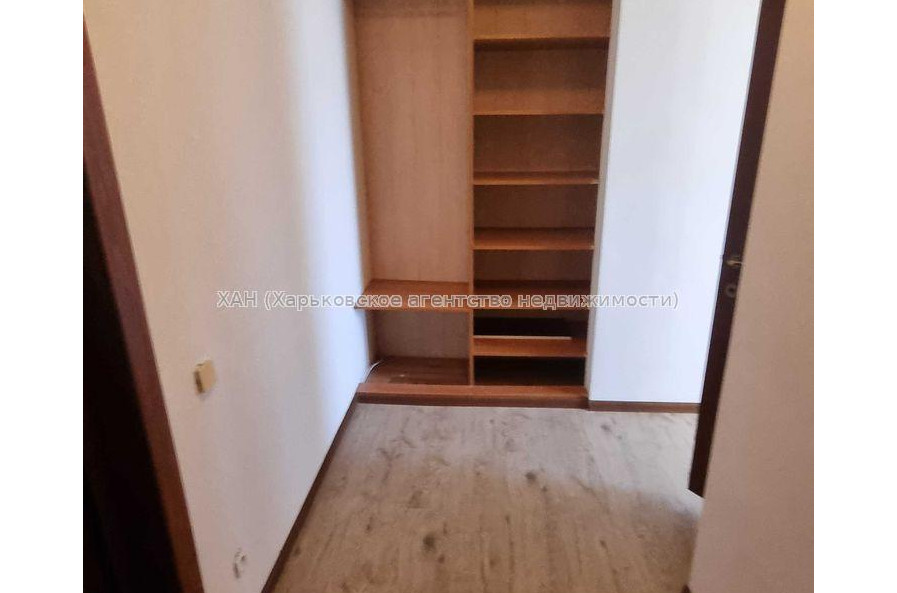 Продам квартиру, Юбилейный просп. , 1  ком., 32.80 м², капитальный ремонт 