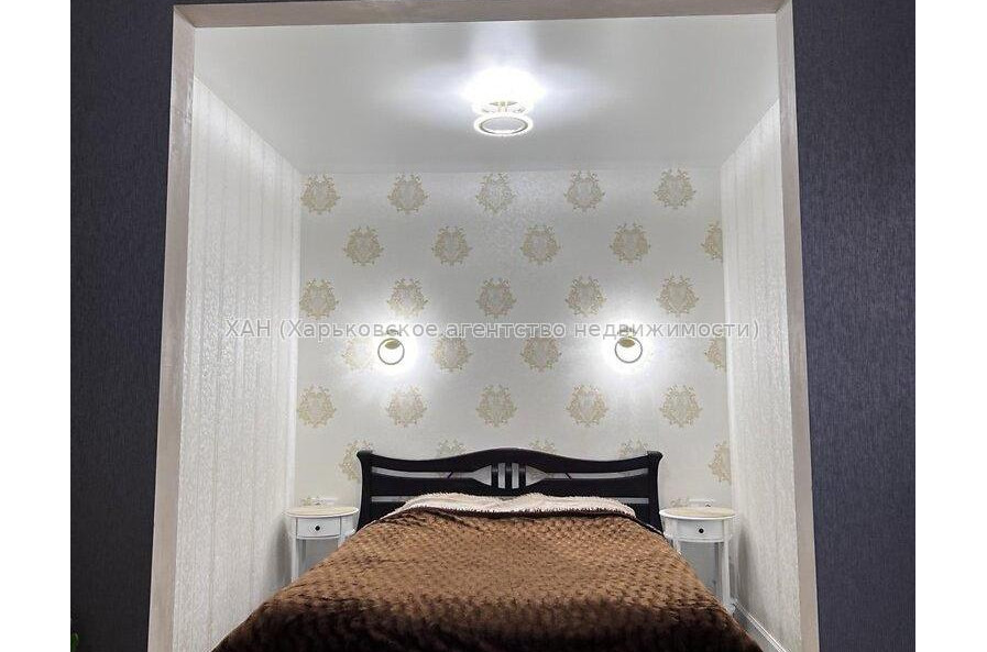 Продам квартиру, Драгоманова ул. , 1  ком., 37 м², капитальный ремонт 