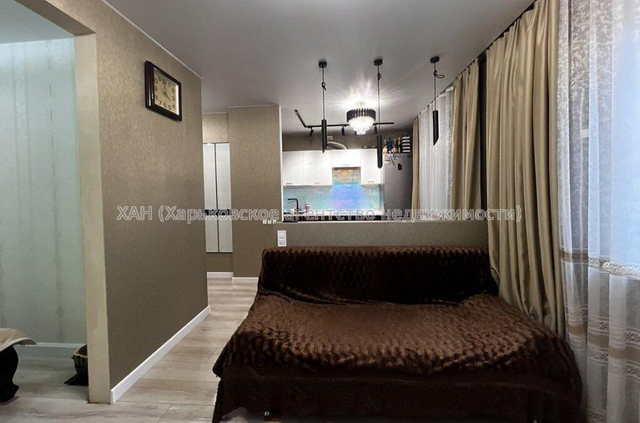 Продам квартиру, Драгоманова ул. , 1  ком., 37 м², капитальный ремонт 