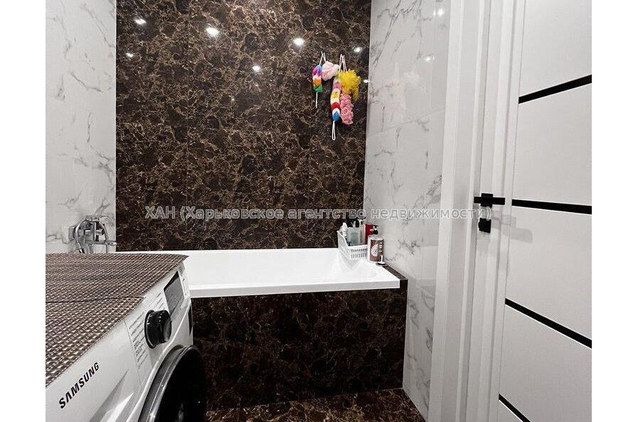 Продам квартиру, Драгоманова ул. , 1  ком., 37 м², капитальный ремонт 