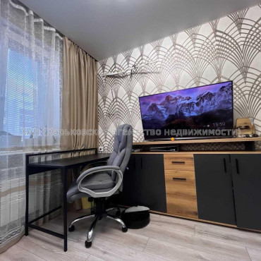 Продам квартиру, Драгоманова ул. , 1  ком., 37 м², капитальный ремонт 