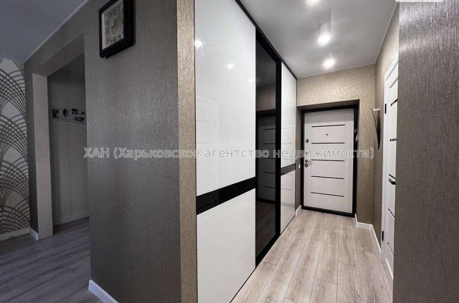 Продам квартиру, Драгоманова ул. , 1 кім., 37 м², капитальный ремонт 