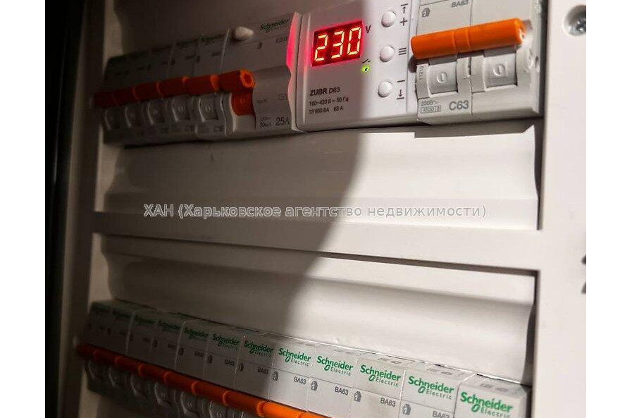 Продам квартиру, Драгоманова ул. , 1 кім., 37 м², капитальный ремонт 