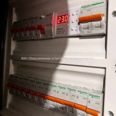 Продам квартиру, Драгоманова ул. , 1  ком., 37 м², капитальный ремонт 