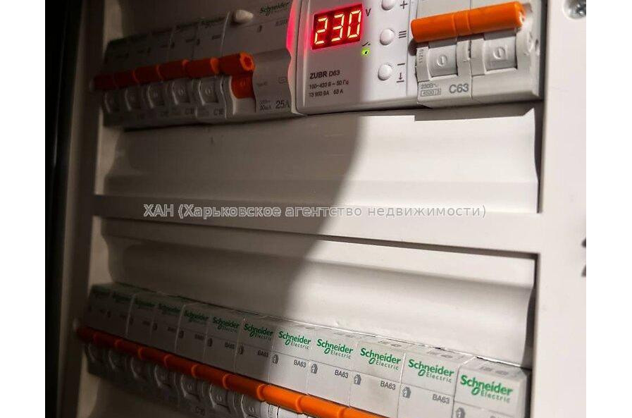 Продам квартиру, Драгоманова ул. , 1  ком., 37 м², капитальный ремонт 