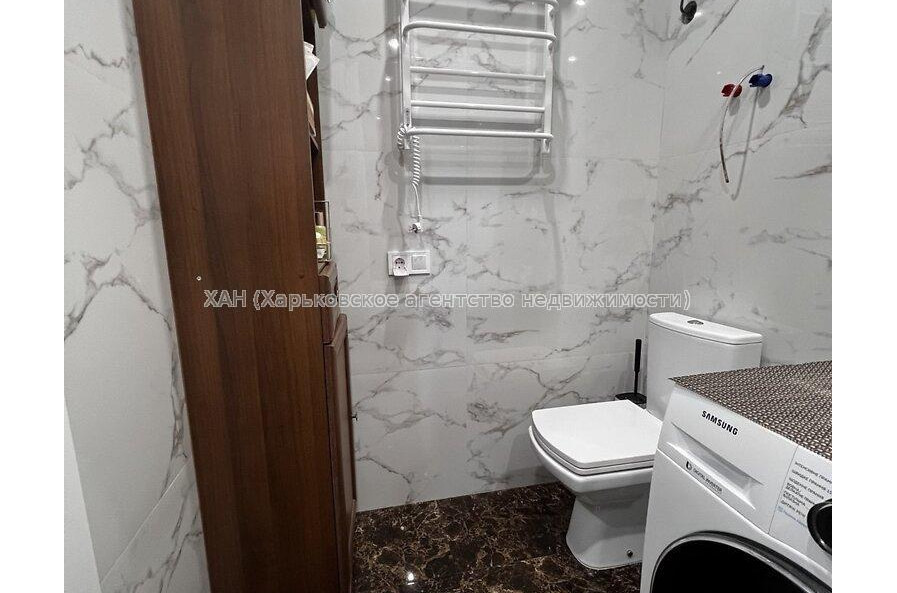 Продам квартиру, Драгоманова ул. , 1 кім., 37 м², капитальный ремонт 