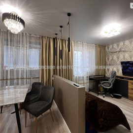 Продам квартиру, Драгоманова ул. , 1 кім., 37 м², капитальный ремонт
