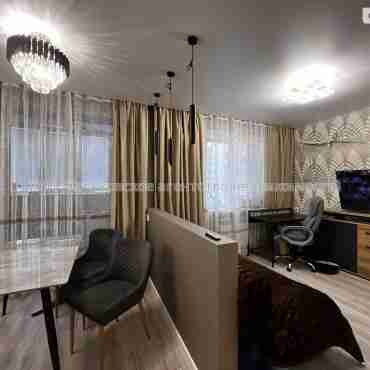 Продам квартиру, Драгоманова ул. , 1 кім., 37 м², капитальный ремонт 
