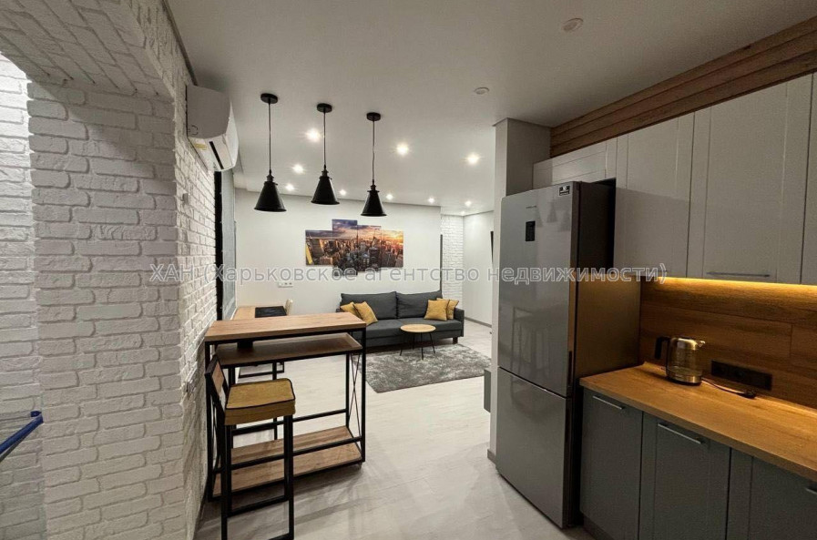 Продам квартиру, Домостроительная ул. , 1 кім., 51 м², авторский дизайн 