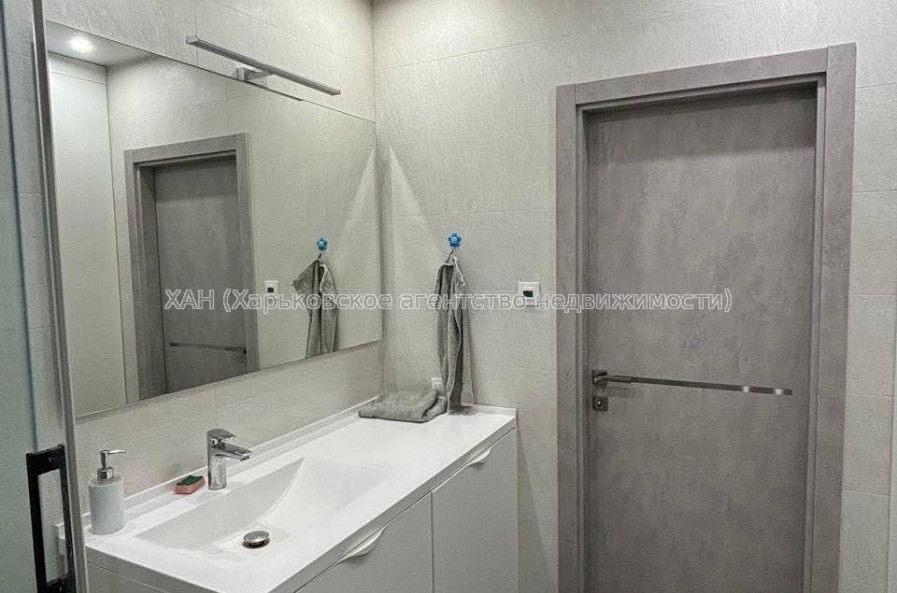 Продам квартиру, Домостроительная ул. , 1 кім., 51 м², авторский дизайн 