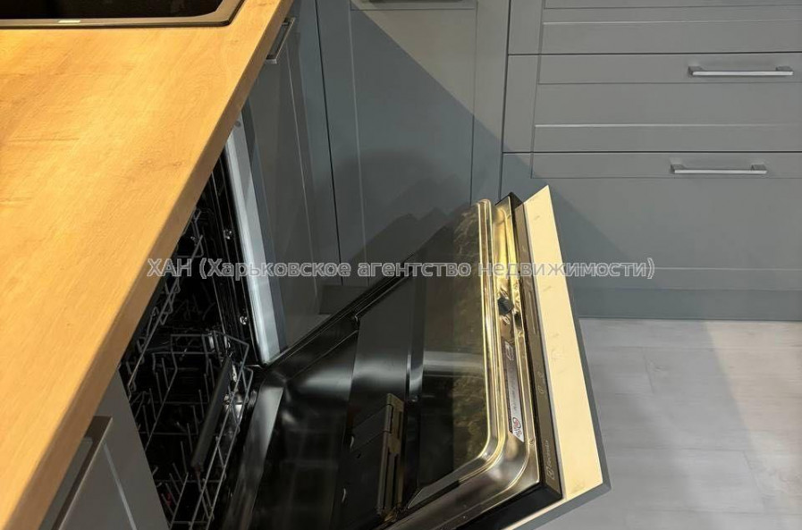 Продам квартиру, Домостроительная ул. , 1 кім., 51 м², авторский дизайн 