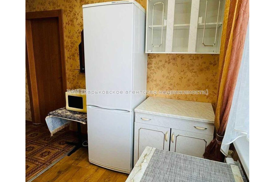 Продам квартиру, Валентиновская ул. , 1 кім., 26 м², косметический ремонт 