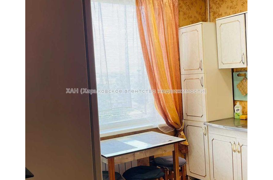 Продам квартиру, Валентиновская ул. , 1 кім., 26 м², косметический ремонт 
