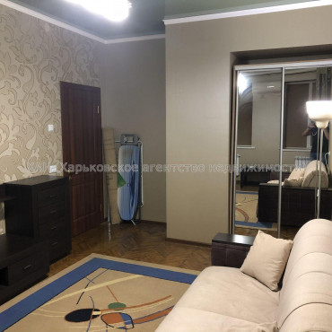 Продам квартиру, Алчевских ул. , 1 кім., 32.70 м², косметический ремонт 