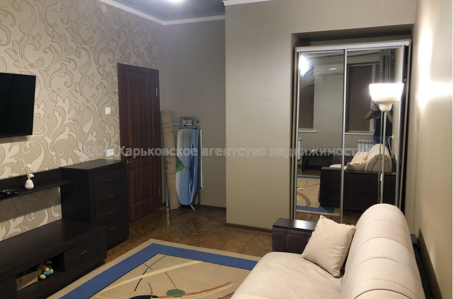 Продам квартиру, Алчевских ул. , 1 кім., 32.70 м², косметический ремонт 