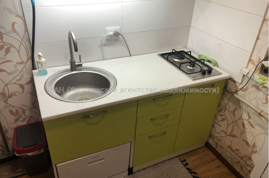 Продам квартиру, Алчевских ул. , 1 кім., 32.70 м², косметический ремонт 