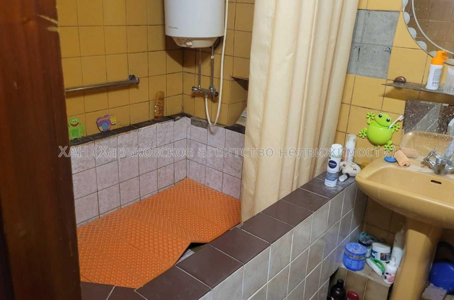 Продам квартиру, Клочковская ул. , 5 кім., 110 м², советский ремонт 