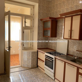 Здам квартиру, Молочная ул. , 3 кім., 89 м², косметический ремонт