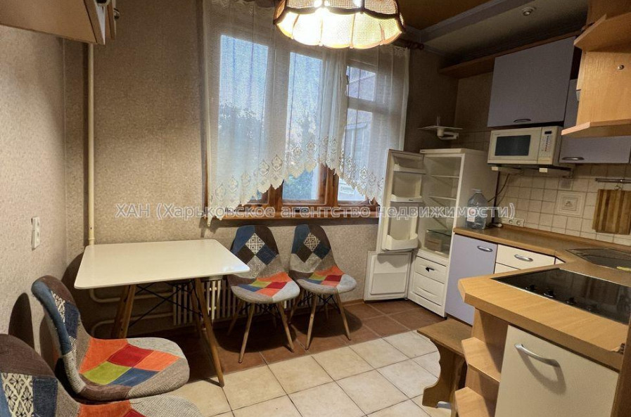 Продам квартиру, Всеволода Татькова ул. , 4 кім., 86 м², косметический ремонт 