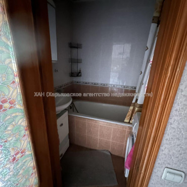Продам квартиру, Борзенко Сергея ул. , 4 кім., 86 м², косметический ремонт 