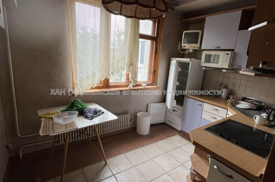 Продам квартиру, Борзенко Сергея ул. , 4  ком., 86 м², косметический ремонт 