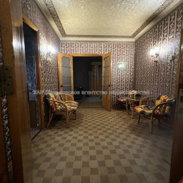 Продам квартиру, Всеволода Татькова ул. , 4 кім., 86 м², косметический ремонт 
